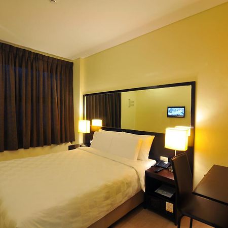 Go Hotels Iloilo Exterior foto